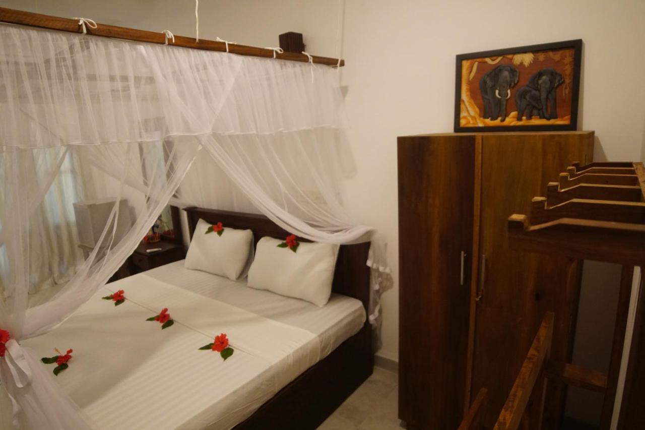 Отель Turtle Bay Beach Resort *