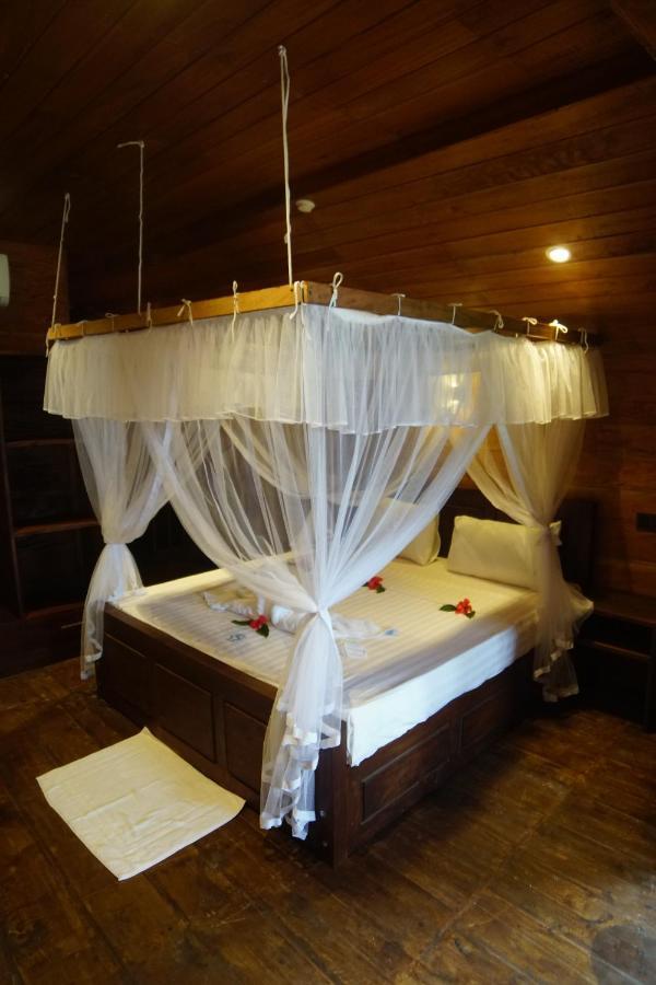 Turtle Bay Beach Resort Отель Мирисса